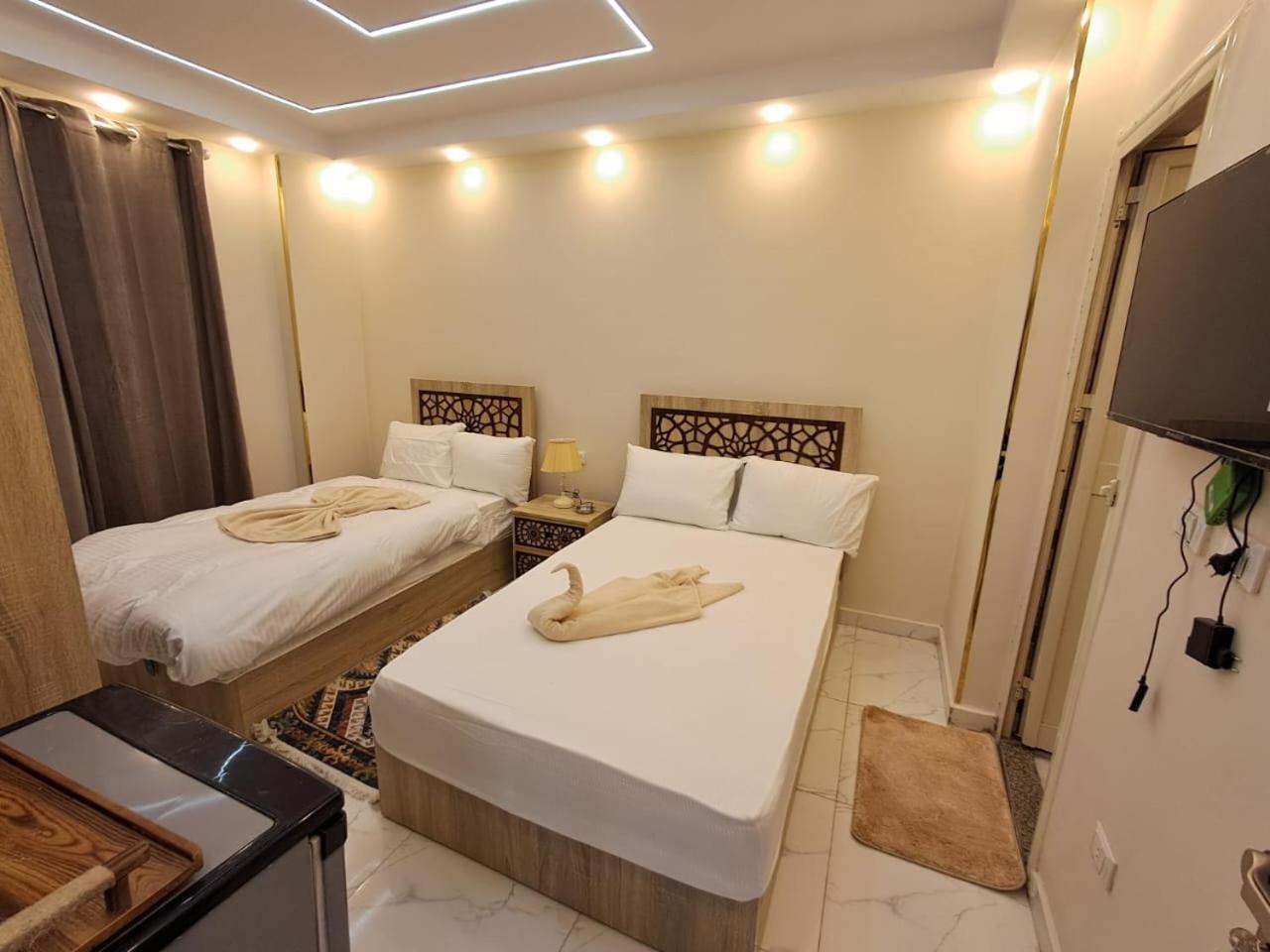 Pyramids East Inn Kafrat al Jabal Exterior photo