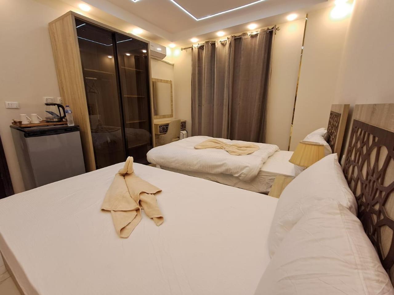 Pyramids East Inn Kafrat al Jabal Exterior photo