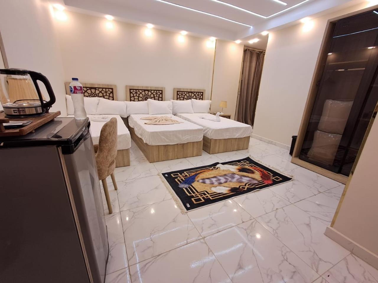 Pyramids East Inn Kafrat al Jabal Exterior photo