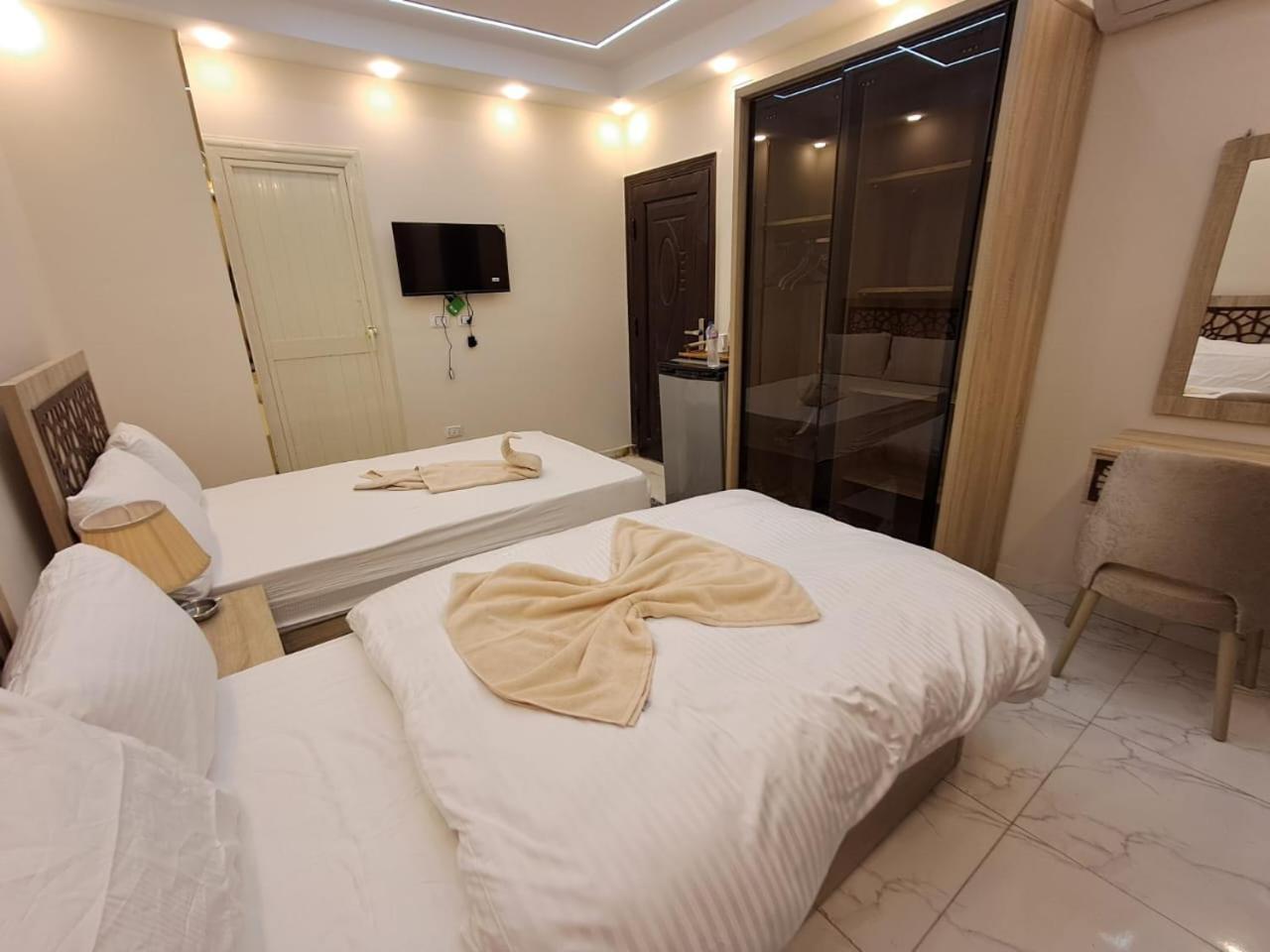 Pyramids East Inn Kafrat al Jabal Exterior photo